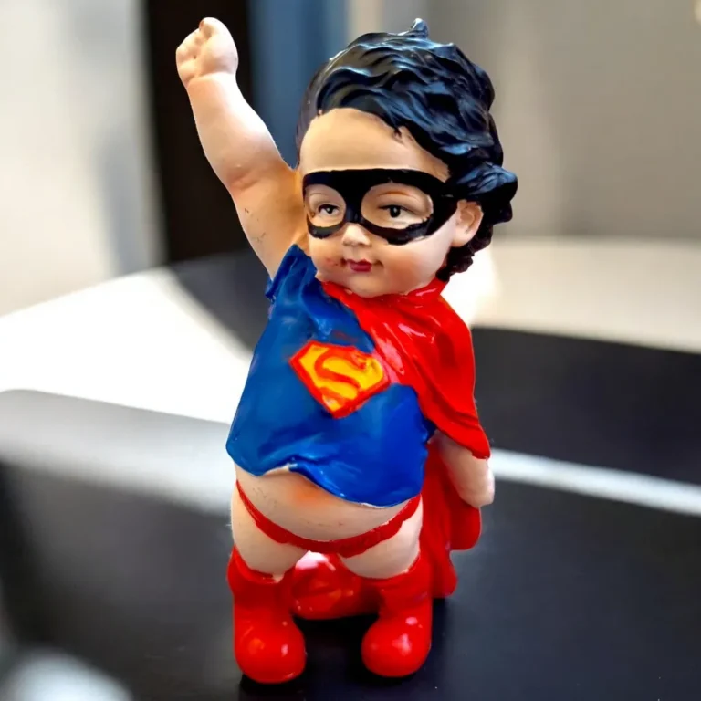 Superman Sculpture 5.5 Inches Tall